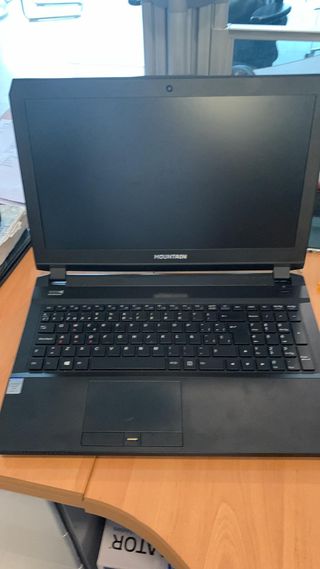Laptop PRO Mountain Iridium P651SE 