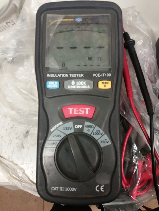 Medifdor de aislamuento PCE-IT 100