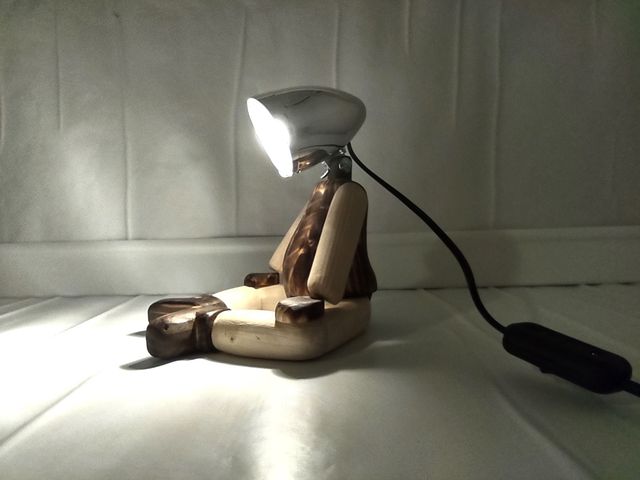 Lampada Omino  in legno ( lámpara , lampe)