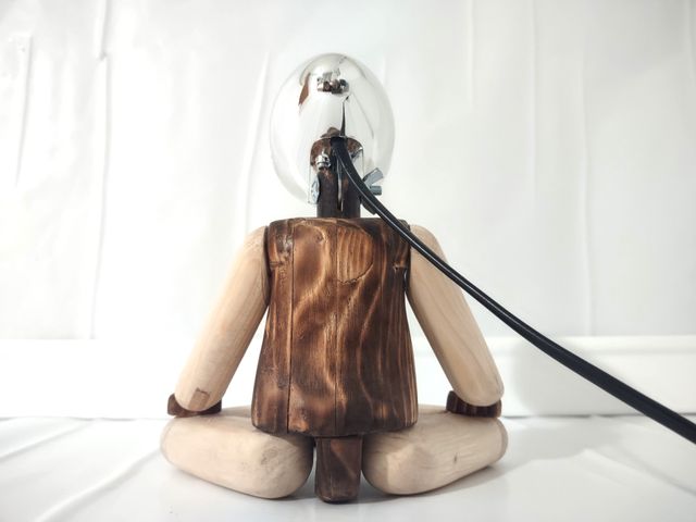 Lampada Omino  in legno ( lámpara , lampe)