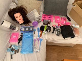 KIT CURSO PELUQUERÍA Y COSMÉTICA CAPILAR