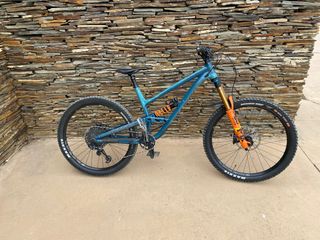 Se vende Bicicleta Commencal Clash tope de gama
