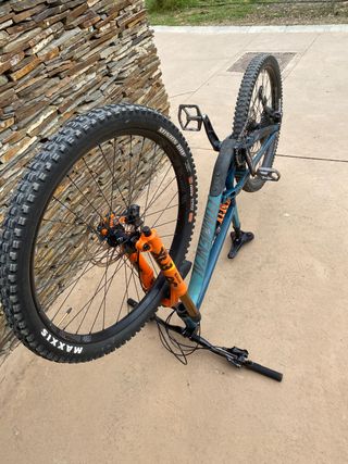 Se vende Bicicleta Commencal Clash tope de gama