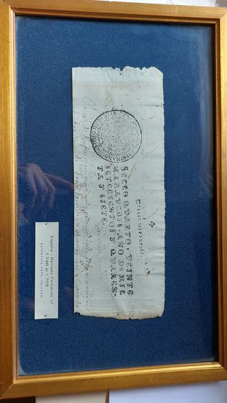 Timbre auténtico estampado en escrituras.