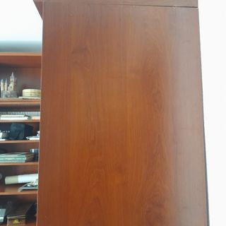 Librería en madera .