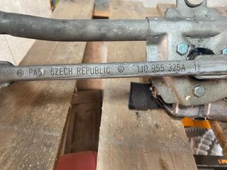 Motor limpiaparabrisas delantero