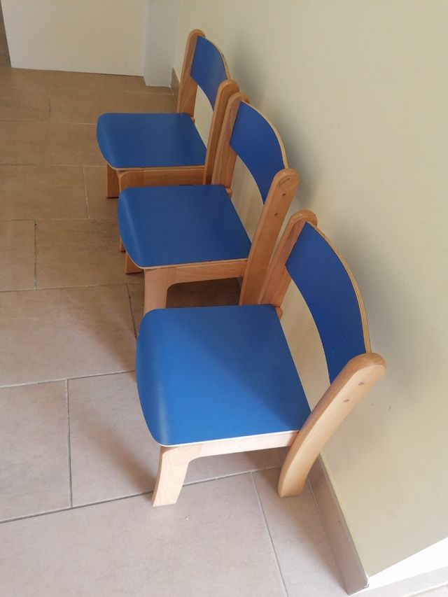 Sillas infantiles de madera maciza