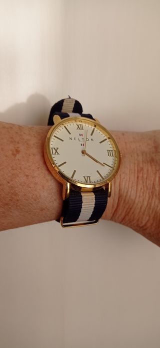 Reloj de pulsera, marca Nelton
