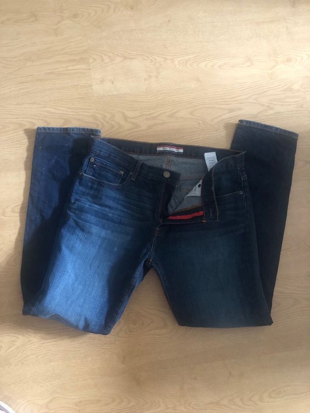 Pantalón vaquero Tommy Hilfiger, como nuevo! 