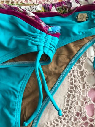Bikini, marca Elena Bay, talla L y M