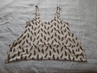 Top estampado hojas