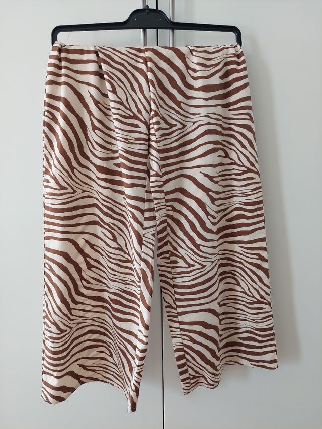 Pantaloni freschi con tasche