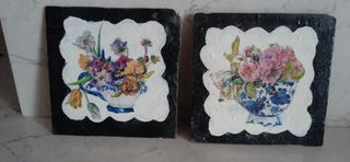 dos cuadritos de cocina pintados sobre pizarra