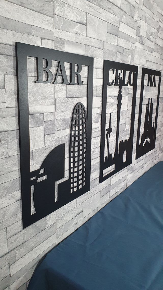 Cuadro en 3 partes Barcelona. En madera