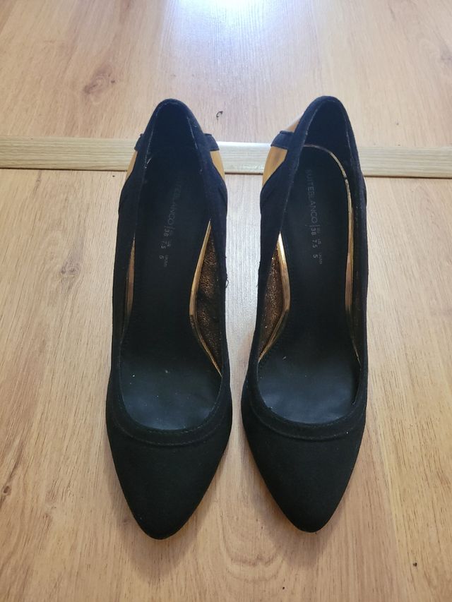 zapato tacón ante negro y dorado