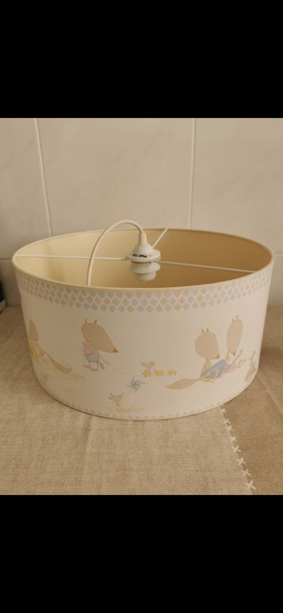 Lámpara de techo para habitación infantil.