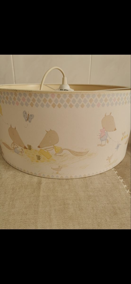 Lámpara de techo para habitación infantil.