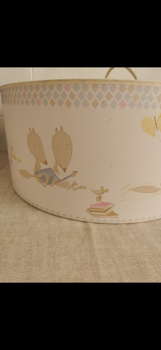 Lámpara de techo para habitación infantil.