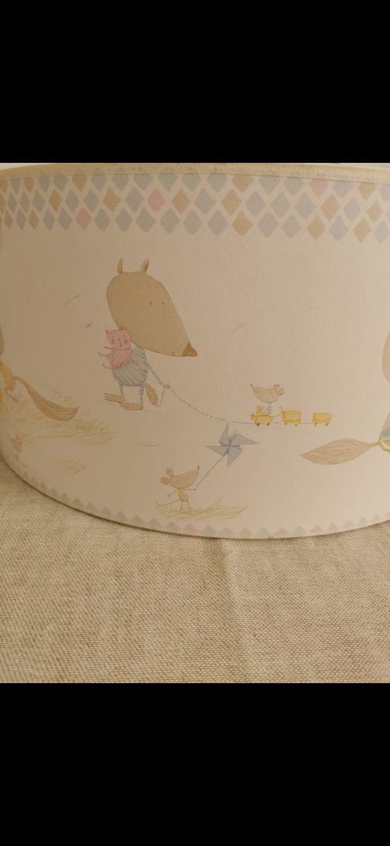 Lámpara de techo para habitación infantil.