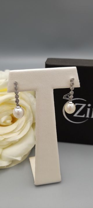 Pendientes de oro blanco 18kt con brillantes. 