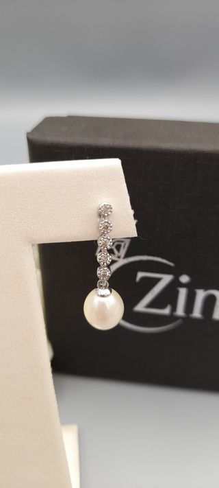 Pendientes de oro blanco 18kt con brillantes. 