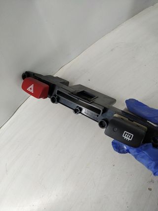 864w0140 Warning luz emergencia Kia 937001G000