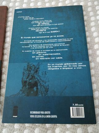 Cómics Los muertos vivientes, números 1 y 2