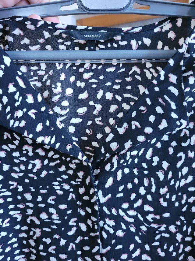 Blusa negra estampada Vero moda