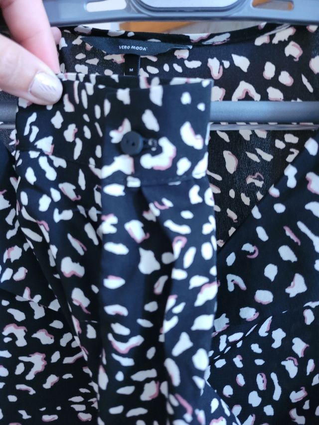 Blusa negra estampada Vero moda