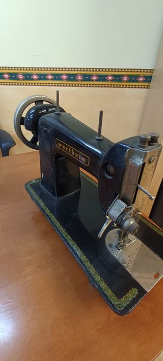 maquina de coser antigua