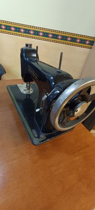 maquina de coser antigua