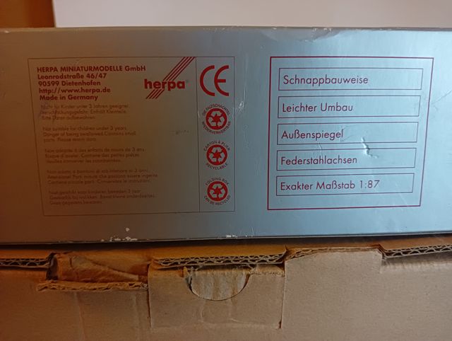 Camion in miniatura Herpa in scala 1:87