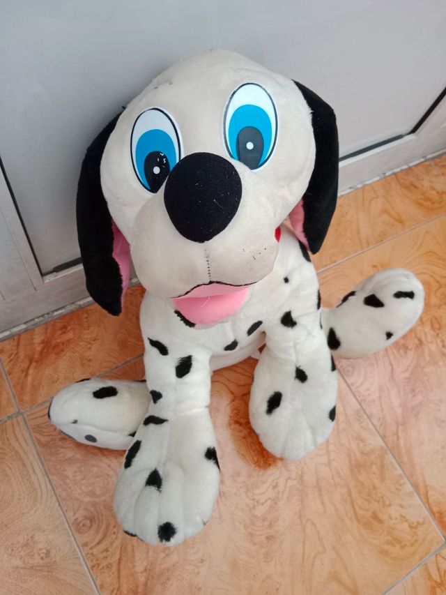 Peluche grande de perro
