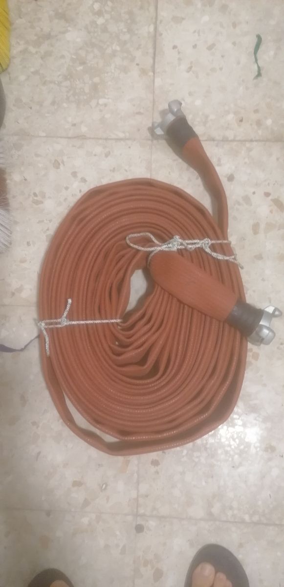 Manguera CI de caucho, lanza y válvula de bronce