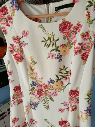 Vestido flores de Sfera