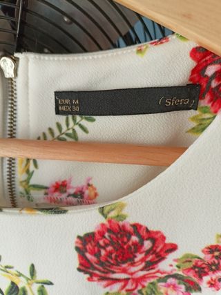 Vestido flores de Sfera