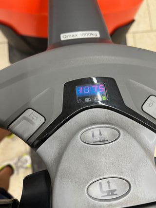 TRANSPALETA ELÉCTRICA SEMINUEVA 1800KG TOYOTA