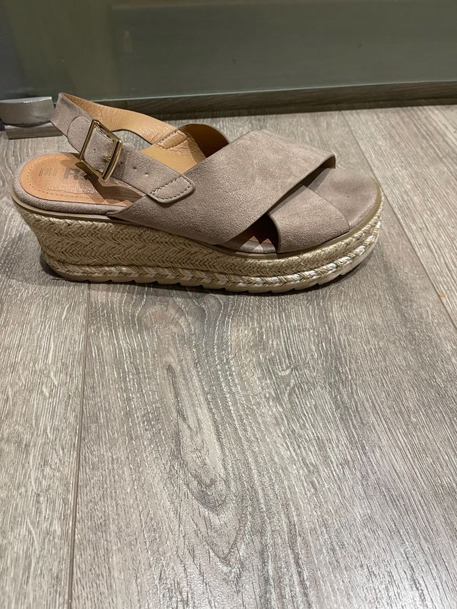Sandalias con cuña y plataforma