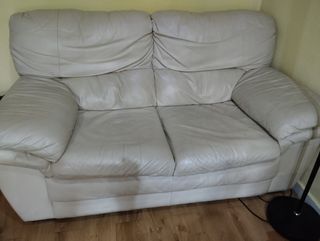 SOFÁ DOS PLAZAS DE CUERO