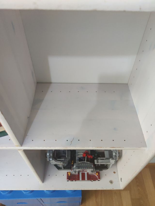 estantería con 4 cuadrantes