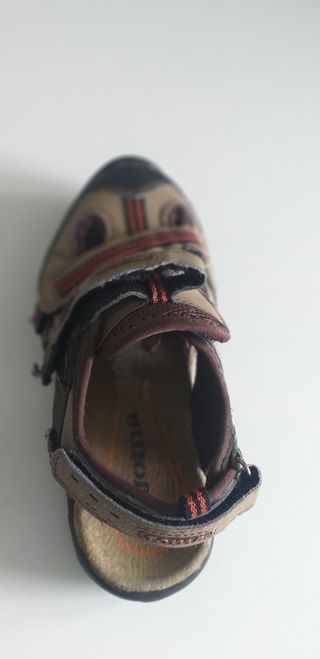 Trekking y montaña.Talla 31.