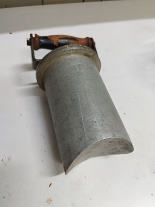 Máquina antigua manual peladora de patatas