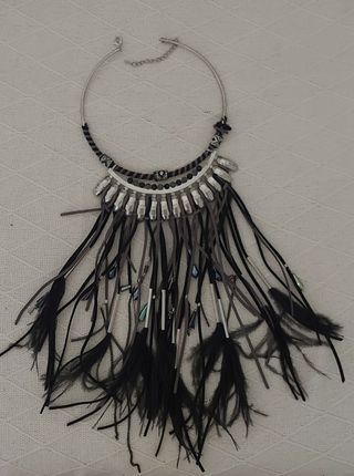 COLLAR PLUMAS