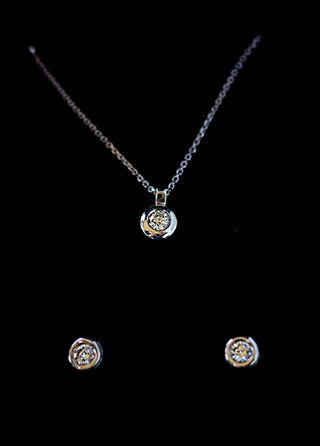 Pendientes y Collar de Oro 750 con diamantes