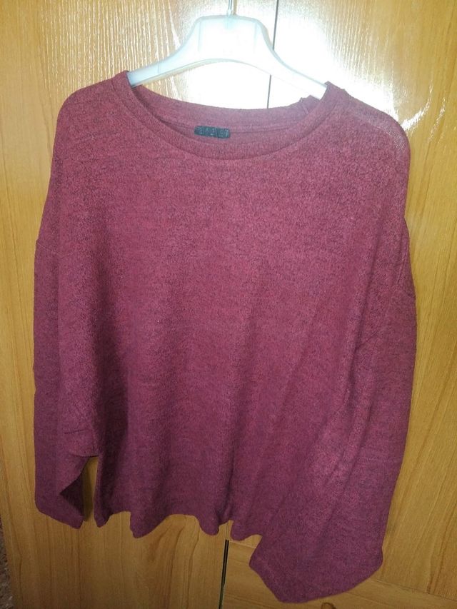 Jersey rojo de Stradivarius