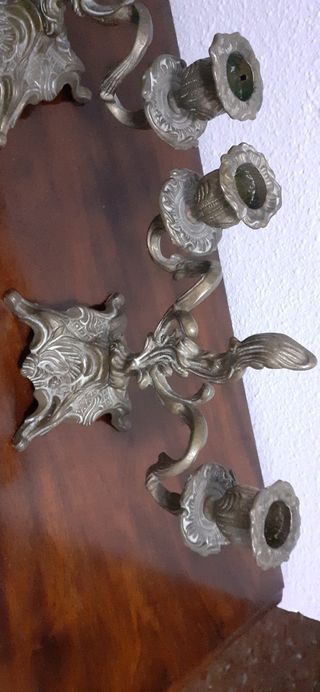 Bronce pareja de candelabros franceses antiguos