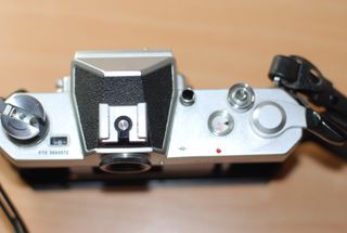 CAMARA REFLEX ANALOGICA CON OBJETIVO