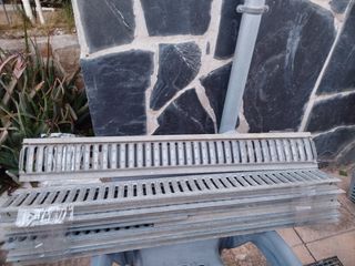 Rejilla galvanizada, cubre bordes.