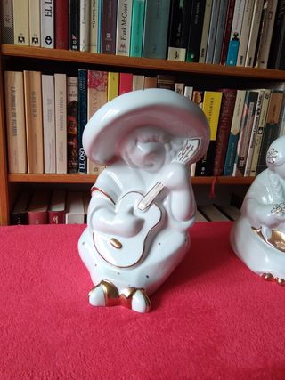 Figuras porcelana NADAL (Valencia) pintado de oro