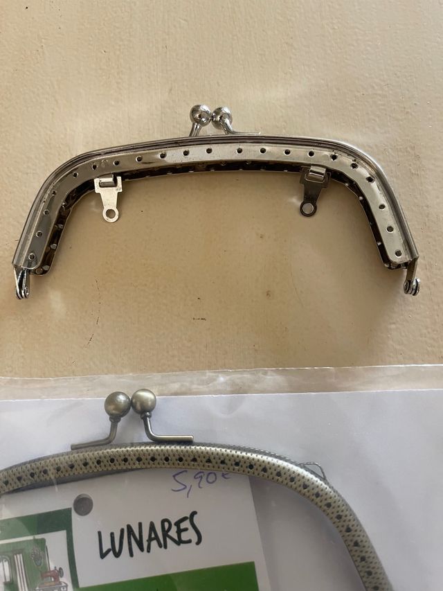 los 3 a 10 euros.Cierres de bolsito